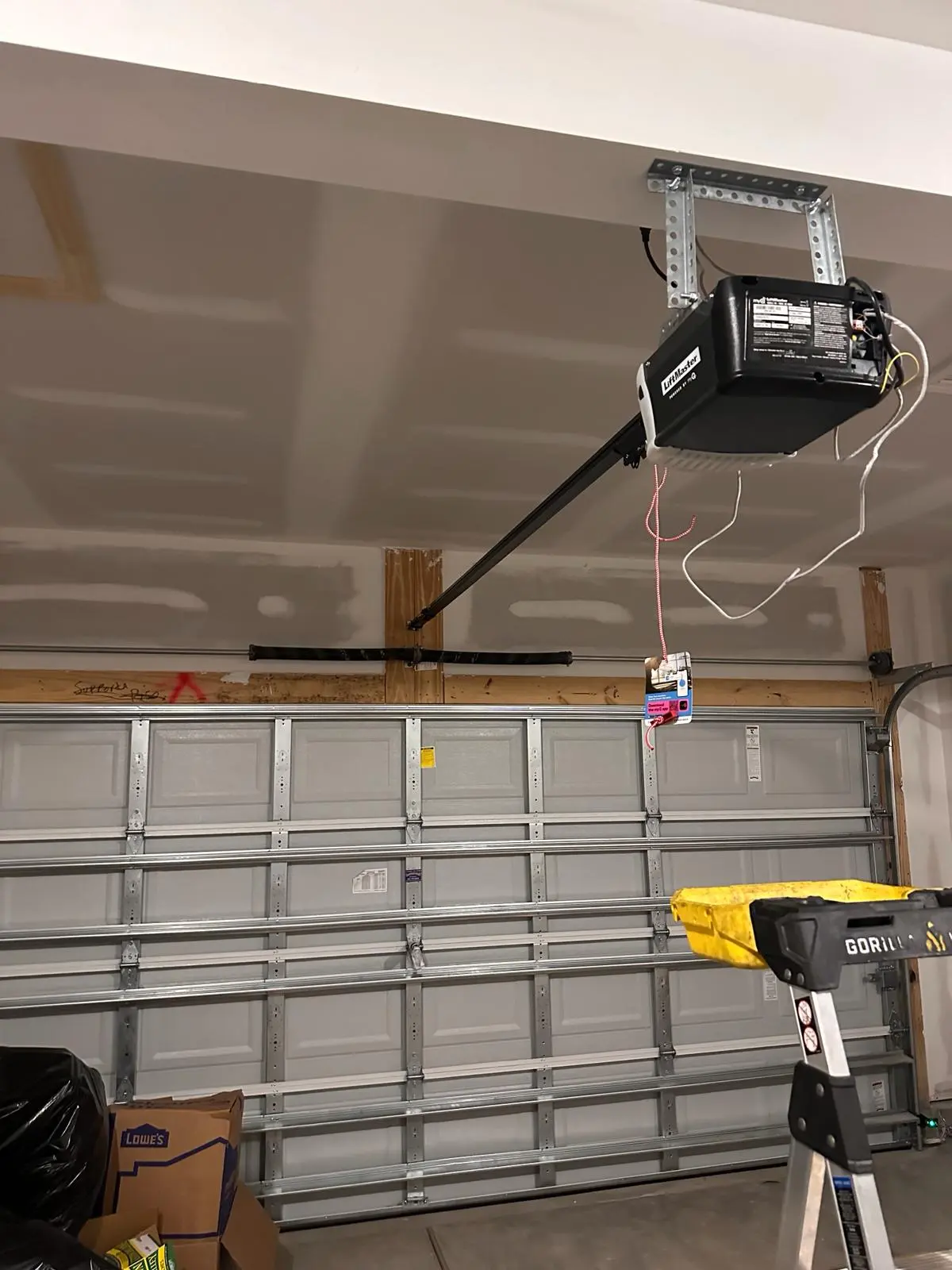 Our highly experienced and certified team professionally and expertly repairs all types of garage door issues for commercial and industrial grade garage doors of all sizes.